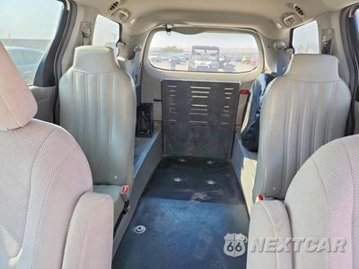 Zdjęcie 10 z 13 samochodu: 2017 TOYOTA SIENNA L 7-PASSENGER VIN:5TDZZ3DC8HS875841 - miniatura