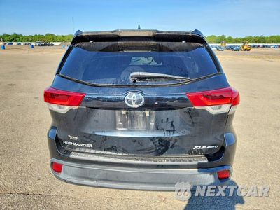 Zdjęcie 6 z 13 samochodu: 2017 TOYOTA HIGHLANDER XLE VIN:5TDJZRFH1HS434139 - miniatura