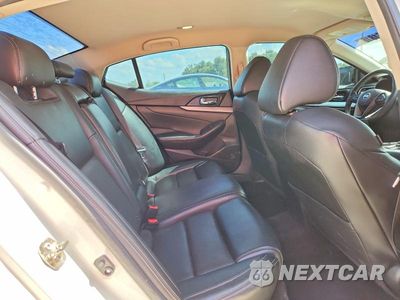 Zdjęcie 10 z 12 samochodu: 2017 NISSAN MAXIMA 3.5 SV VIN:1N4AA6AP9HC393254 - miniatura