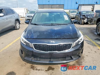 Piąte zdjęcie samochodu w środku: 2018 KIA FORTE LX VIN:3KPFK4A70JE238401 - miniatura