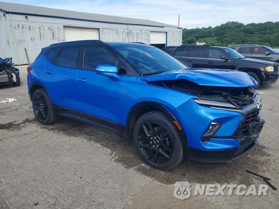 Czwarte zdjęcie samochodu z boku: 2025 CHEVROLET BLAZER RS VIN:3GNKBERS5SS107505 - miniatura