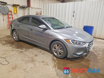Czwarte zdjęcie samochodu z boku: 2017 HYUNDAI ELANTRA SE VIN:KMHD84LF8HU225784 - miniatura