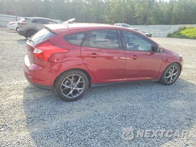 Trzecie zdjęcie samochodu z tyłu: 2014 FORD FOCUS SE VIN:1FADP3K26EL333604 - miniatura