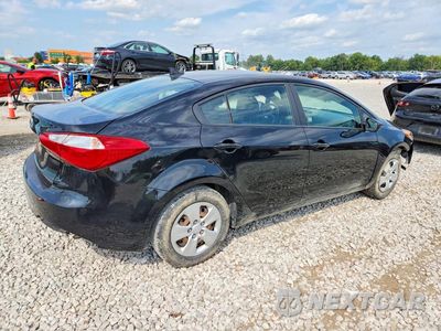 Trzecie zdjęcie samochodu z tyłu: 2016 KIA FORTE LX VIN:KNAFK4A65G5620528 - miniatura