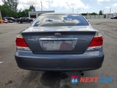 Zdjęcie 6 z 13 samochodu: 2005 TOYOTA CAMRY STANDARD VIN:4T1BE32K05U503288 - miniatura