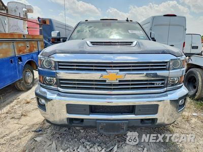 Piąte zdjęcie samochodu w środku: 2019 CHEVROLET SILVERADO K3500 LTZ VIN:1GC4KXEY5KF263216 - miniatura