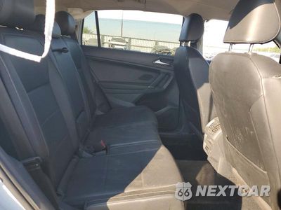 Zdjęcie 11 z 13 samochodu: 2018 VOLKSWAGEN TIGUAN SE VIN:3VV2B7AX2JM071871 - miniatura
