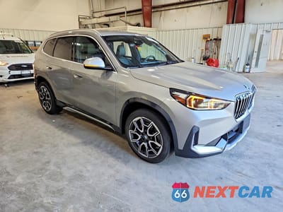 Czwarte zdjęcie samochodu z boku: 2024 BMW X1 XDRIVE28I VIN:WBX73EF00R5Z34088 - miniatura