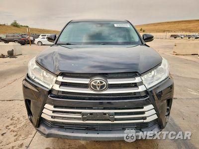 Piąte zdjęcie samochodu w środku: 2019 TOYOTA HIGHLANDER LE VIN:5TDBZRFH7KS722047 - miniatura