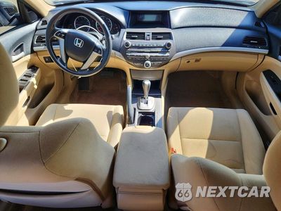 Zdjęcie 8 z 12 samochodu: 2012 HONDA ACCORD LX VIN:1HGCP2F36CA054201 - miniatura