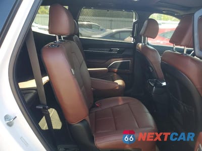 Zdjęcie 10 z 12 samochodu: 2024 KIA TELLURIDE EX VIN:5XYP3DGC9RG446829 - miniatura