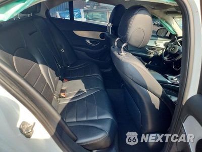 Zdjęcie 10 z 12 samochodu: 2016 MERCEDES-BENZ C 300 4MATIC VIN:55SWF4KB3GU110730 - miniatura