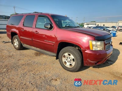 Czwarte zdjęcie samochodu z boku: 2009 CHEVROLET SUBURBAN K1500 LT VIN:1GNFK26359J121770 - miniatura