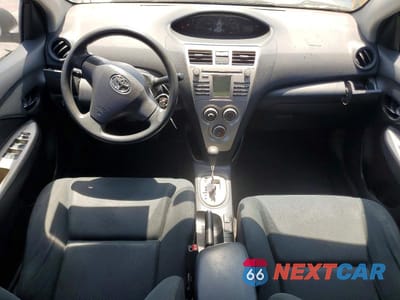 Zdjęcie 8 z 12 samochodu: 2010 TOYOTA YARIS BASE VIN:JTDBT4K37A4069910 - miniatura