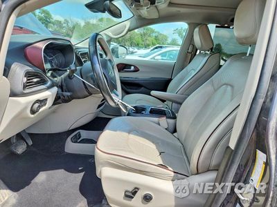 Zdjęcie 7 z 13 samochodu: 2017 CHRYSLER PACIFICA LIMITED VIN:2C4RC1GG1HR503870 - miniatura