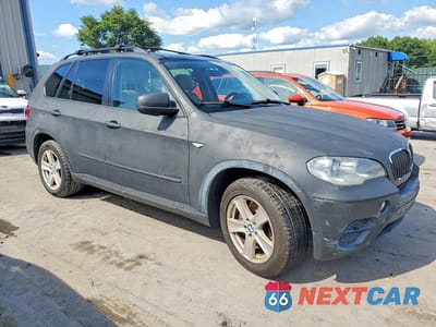 Czwarte zdjęcie samochodu z boku: 2012 BMW X5 XDRIVE35D VIN:5UXZW0C58CL670085 - miniatura