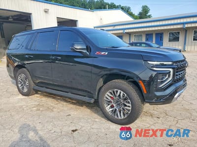 Czwarte zdjęcie samochodu z boku: 2025 CHEVROLET TAHOE K1500 Z71 VIN:1GNS6PRD1SR209226 - miniatura