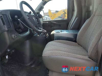 Zdjęcie 7 z 12 samochodu: 2025 GMC SAVANA CUTAWAY G3500 VIN:1GD07RF75S1190195 - miniatura