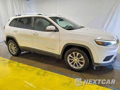 Czwarte zdjęcie samochodu z boku: 2020 JEEP CHEROKEE LATITUDE VIN:1C4PJLCB1LD586411 - miniatura