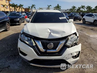 Piąte zdjęcie samochodu w środku: 2019 NISSAN ROGUE S VIN:5N1AT2MT3KC830710 - miniatura