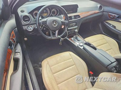 Zdjęcie 8 z 12 samochodu: 2012 MERCEDES-BENZ C 350 VIN:WDDGJ5HB4CF726904 - miniatura