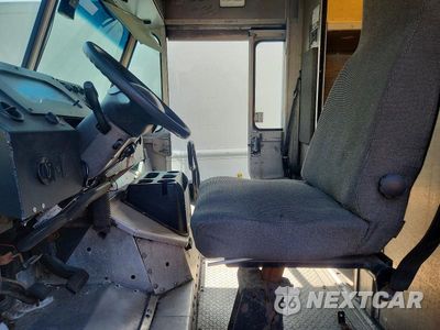 Zdjęcie 7 z 13 samochodu: 2012 FORD E450 DELIVERY VAN VIN:1FC4E4KLXCDB11072 - miniatura