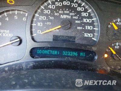 Zdjęcie 9 z 12 samochodu: 2005 CHEVROLET TAHOE K1500 VIN:1GNEK13T35R217399 - miniatura