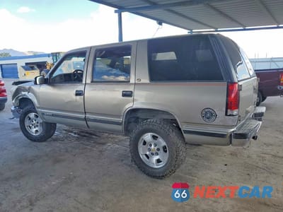 Drugie zdjęcie samochodu z przodu: 1999 CHEVROLET TAHOE K1500 VIN:1GNEK13R3XR144994 - miniatura