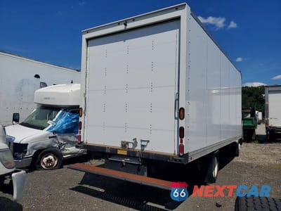Trzecie zdjęcie samochodu z tyłu: 2024 ISUZU NPR HD BOX TRUCK VIN:54DC4W1D0RS211105 - miniatura