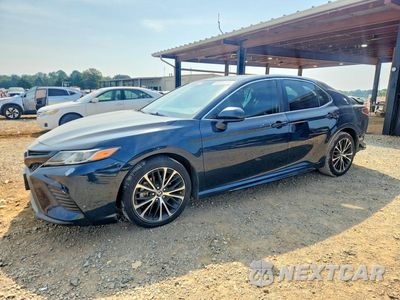 2018 TOYOTA CAMRY SE 4T1B11HK3JU608117 - główne zdjęcie licytacji z USA - miniatura