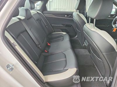Zdjęcie 10 z 12 samochodu: 2025 KIA K5 GT LINE VIN:KNAG64J78S5306513 - miniatura