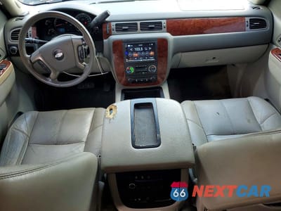 Zdjęcie 8 z 13 samochodu: 2013 CHEVROLET TAHOE C1500 LT VIN:1GNSCBE05DR143832 - miniatura