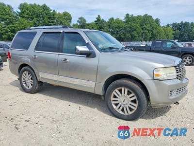 Czwarte zdjęcie samochodu z boku: 2008 LINCOLN NAVIGATOR VIN:5LMFU28598LJ13491 - miniatura