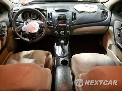 Zdjęcie 8 z 13 samochodu: 2010 KIA FORTE EX VIN:KNAFU4A23A5169467 - miniatura