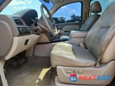 Zdjęcie 7 z 12 samochodu: 2011 GMC YUKON XL K1500 SLT VIN:1GKS2KE35BR303716 - miniatura