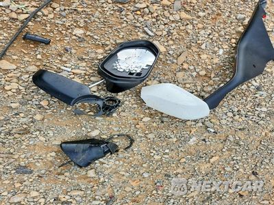 Zdjęcie 12 z 13 samochodu: 2020 TOYOTA CAMRY SE VIN:4T1G11AK3LU350779 - miniatura