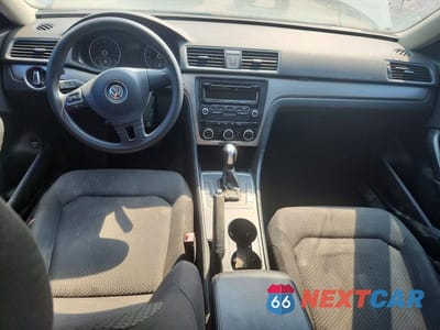 Zdjęcie 8 z 12 samochodu: 2012 VOLKSWAGEN PASSAT S VIN:1VWAH7A32CC080237 - miniatura