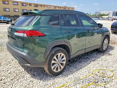 Trzecie zdjęcie samochodu z tyłu: 2022 TOYOTA COROLLA CROSS LE VIN:7MUCAAAGXNV036185 - miniatura
