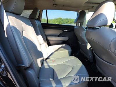 Zdjęcie 11 z 13 samochodu: 2022 TOYOTA HIGHLANDER XLE VIN:5TDGZRAH8NS121635 - miniatura