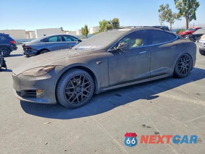 2018 TESLA MODEL S 5YJSA1E41JF243066 - główne zdjęcie licytacji z USA - miniatura