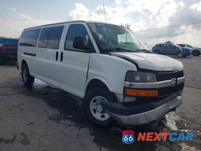 Czwarte zdjęcie samochodu z boku: 2014 CHEVROLET EXPRESS G3500 LT VIN:1GAZG1FA9E1167377 - miniatura