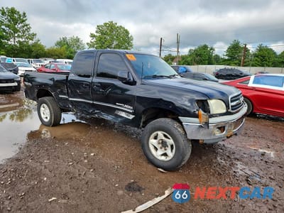 Czwarte zdjęcie samochodu z boku: 2002 TOYOTA TUNDRA ACCESS CAB LIMITED VIN:5TBBT48192S282782 - miniatura