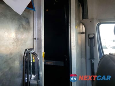 Zdjęcie 11 z 13 samochodu: 2018 MERCEDES-BENZ SPRINTER 2500 DELIVERY VAN VIN:WD3PE7CD7JP632035 - miniatura