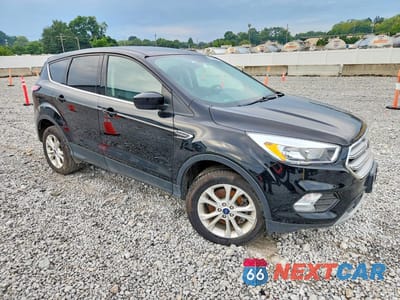 Czwarte zdjęcie samochodu z boku: 2017 FORD ESCAPE SE VIN:1FMCU9GD7HUD28868 - miniatura