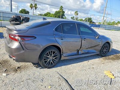 Trzecie zdjęcie samochodu z tyłu: 2024 TOYOTA CAMRY SE VIN:4T1G11AK7RU188664 - miniatura