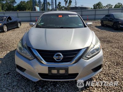 Piąte zdjęcie samochodu w środku: 2017 NISSAN ALTIMA 2.5 S VIN:1N4AL3AP8HN317943 - miniatura