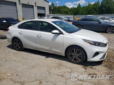Czwarte zdjęcie samochodu z boku: 2022 KIA FORTE LXS VIN:3KPF24AD7NE431253 - miniatura
