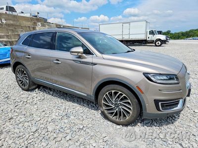 Czwarte zdjęcie samochodu z boku: 2019 LINCOLN NAUTILUS RESERVE VIN:2LMPJ8LP4KBL15825 - miniatura