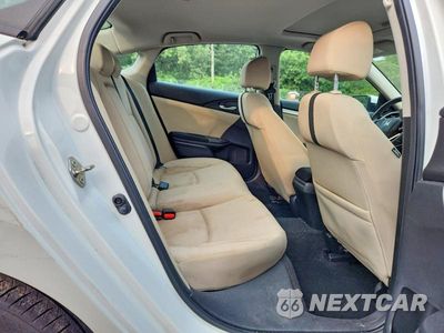 Zdjęcie 10 z 13 samochodu: 2018 HONDA CIVIC EX VIN:2HGFC1F3XJH645696 - miniatura