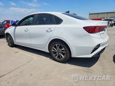 Drugie zdjęcie samochodu z przodu: 2023 KIA FORTE LXS VIN:3KPF24AD2PE542103 - miniatura